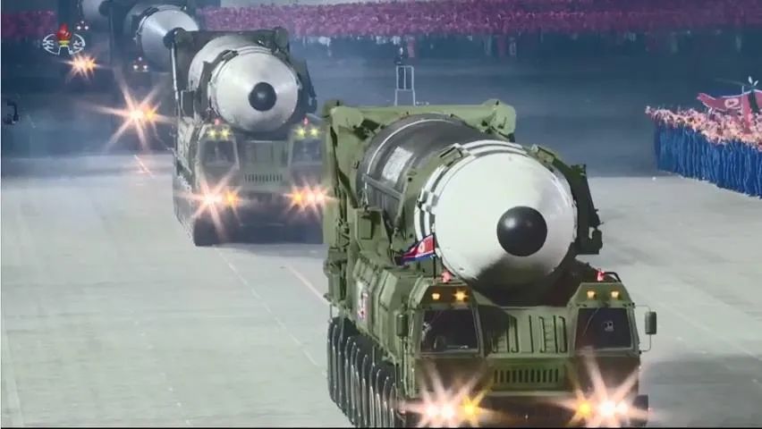 朝鲜阅兵|朝鲜阅兵亮“重器” 金正恩：时间站在我们这边