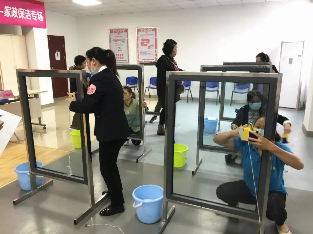家政|巾帼家政暖万家｜摩拳擦掌，她们迎接家政技能“巅峰对决”！