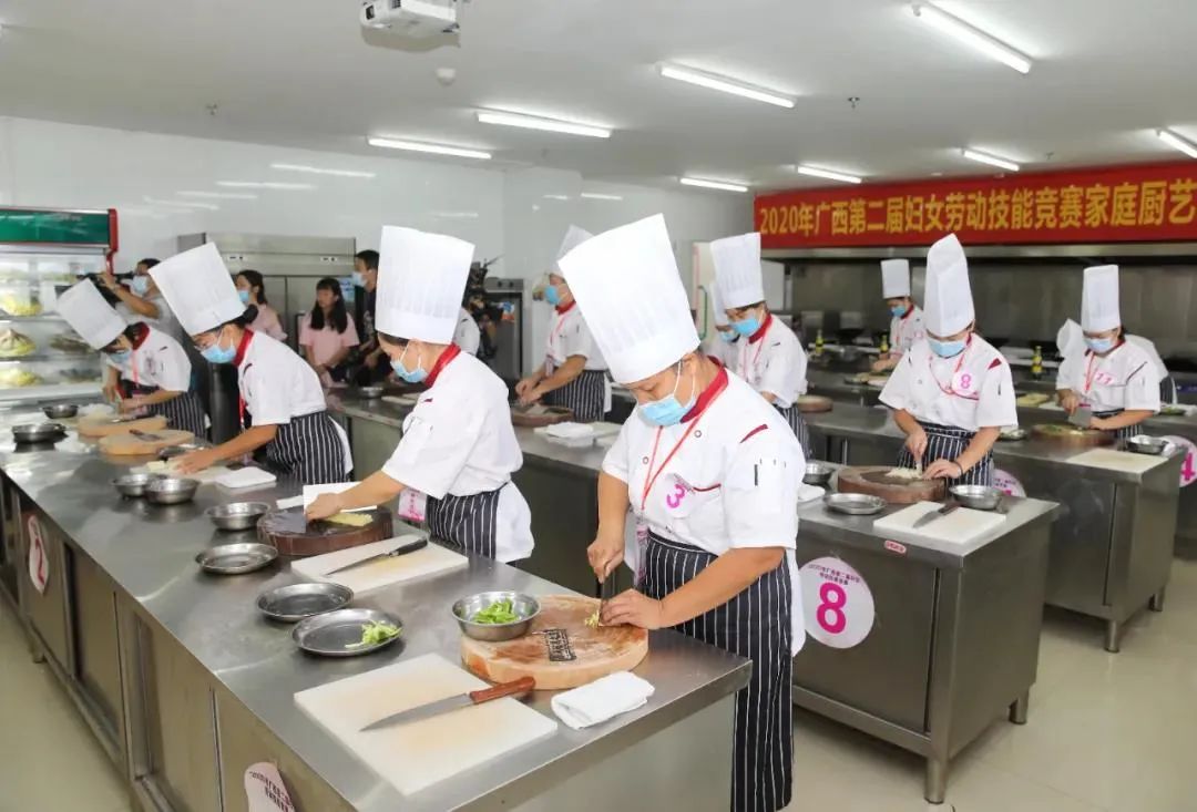 家政|巾帼家政暖万家｜摩拳擦掌，她们迎接家政技能“巅峰对决”！