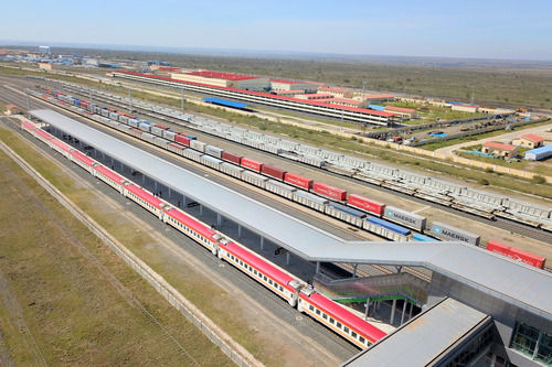 中非关系|国际时评 | 风雨同舟20载，中非关系持续向前