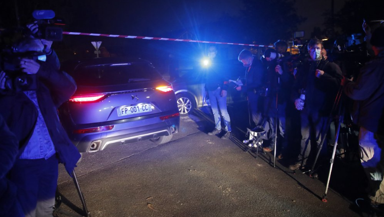 国际社会|突发！法国巴黎一老师被“斩首”，马克龙：这是“伊斯兰恐怖袭击”