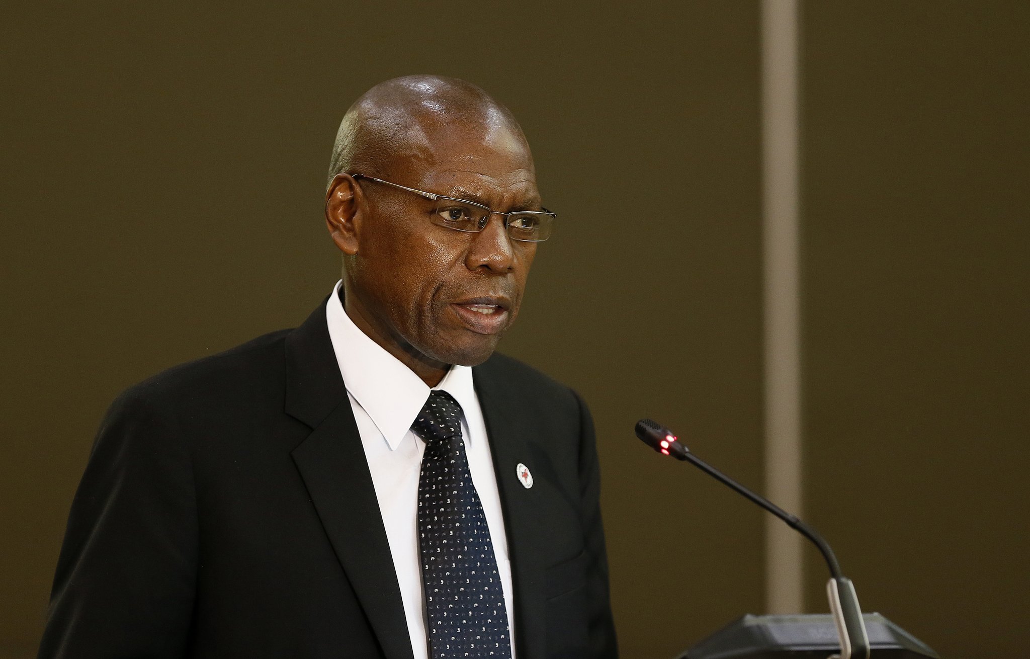 肺炎症状|南非卫生部长新冠病毒检测呈阳性