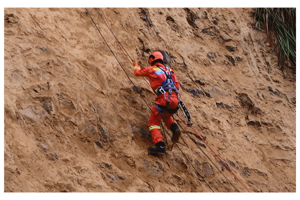 社会|守护绿水青山丨为了在危难之中能救人一命,“火焰蓝”们到底有多努力?