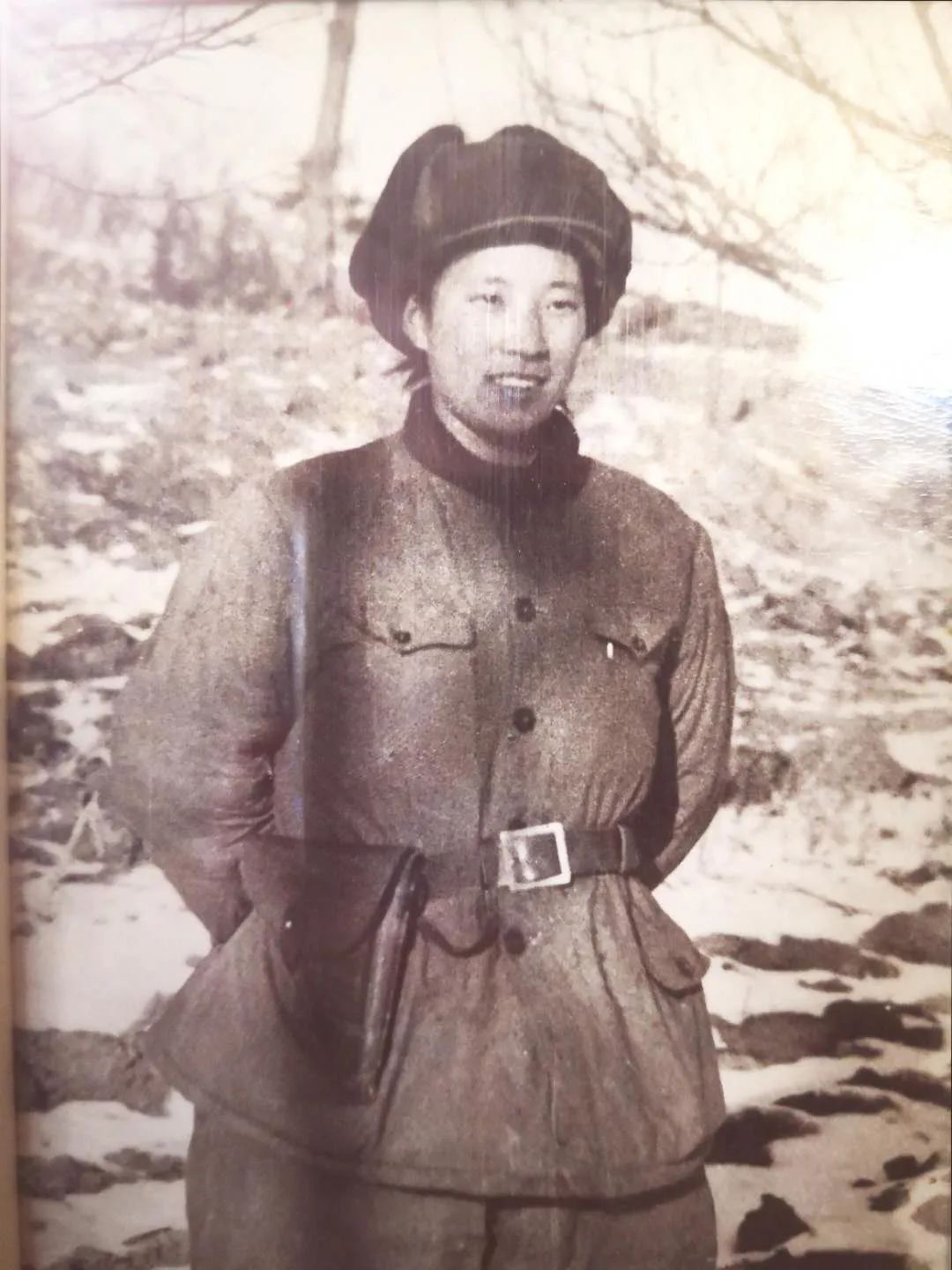 军事历史|坐在子弹箱上写稿！光明日报老记者朱军回忆朝鲜战场经历