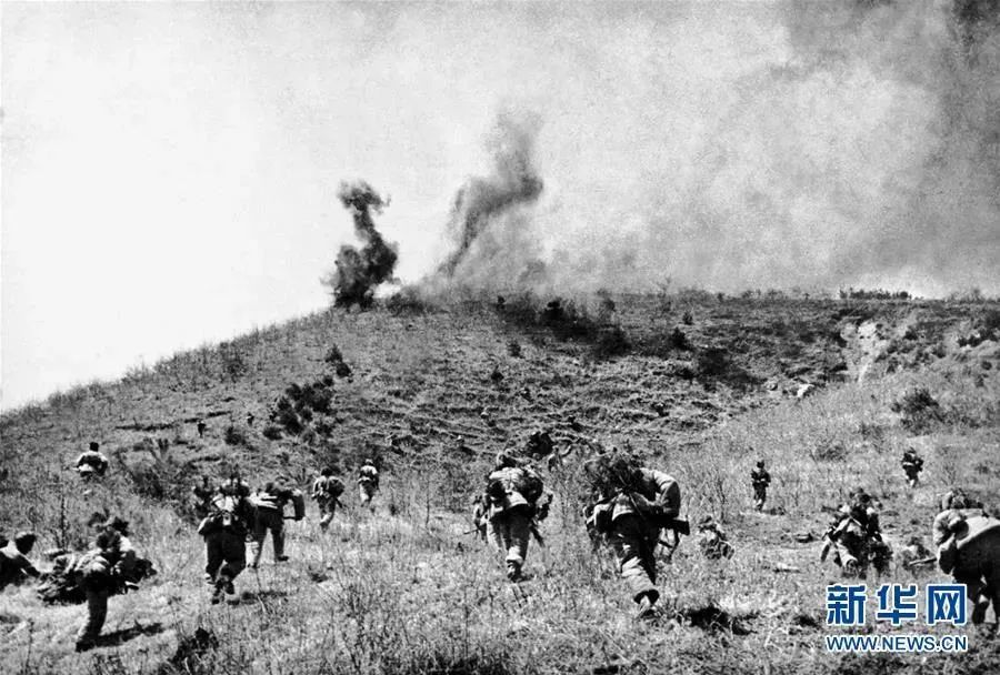 军事历史|坐在子弹箱上写稿！光明日报老记者朱军回忆朝鲜战场经历