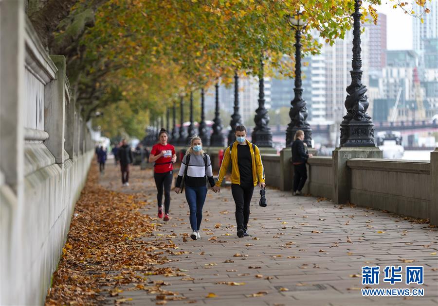 国际社会|英国累计新冠确诊病例近95万