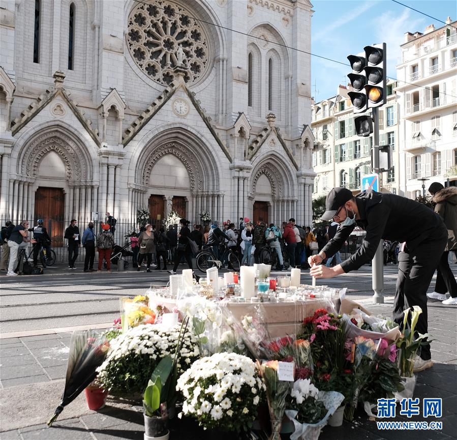 恐怖主义|法国尼斯：悼念袭击事件遇难者