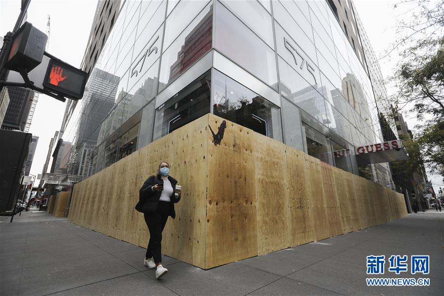 王迎|纽约:店铺“装甲”保安全