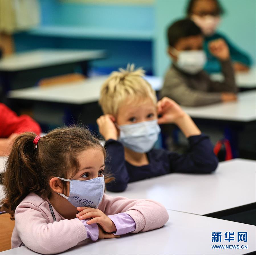 国际|法国：“封城”下的返校