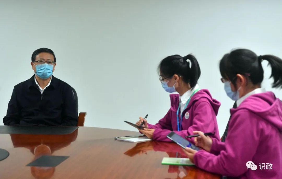 人口普查|蔡奇陈吉宁参加第七次全国人口普查登记