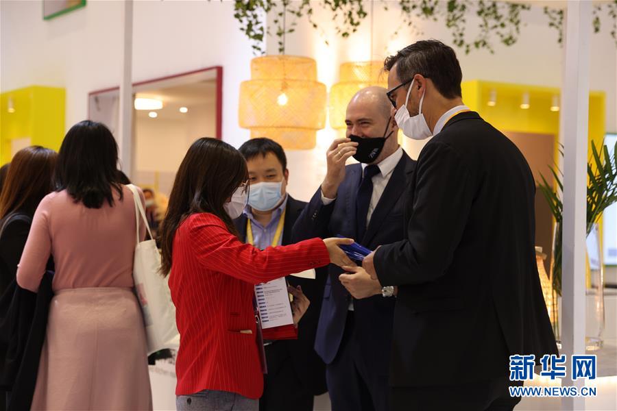 国家会展中心|多语种“小叶子”：与进博会共成长