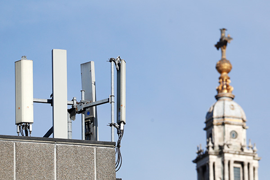 爱立信|一个中立国，如此甘当美国“炮灰”划算吗？