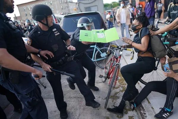 美国州|允许司机开枪射杀示威者？ 美国这个州新法案引争议