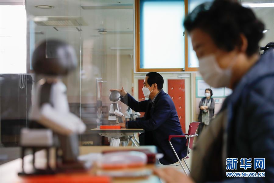 机器人|首尔市为老年人提供无接触式数码技能教育