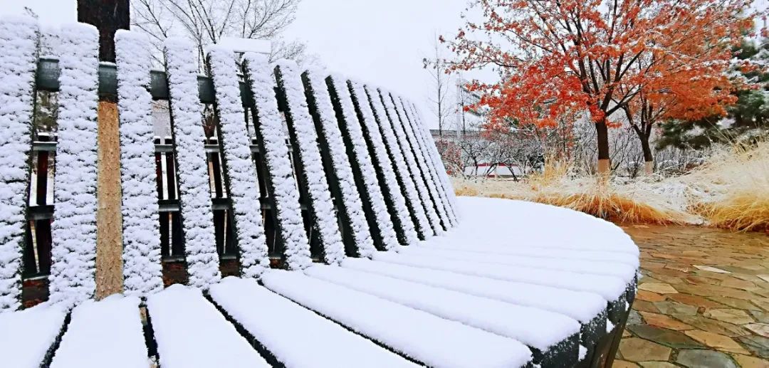 怀柔|北京山区来了今冬头场雪！群山戴雪，超美！