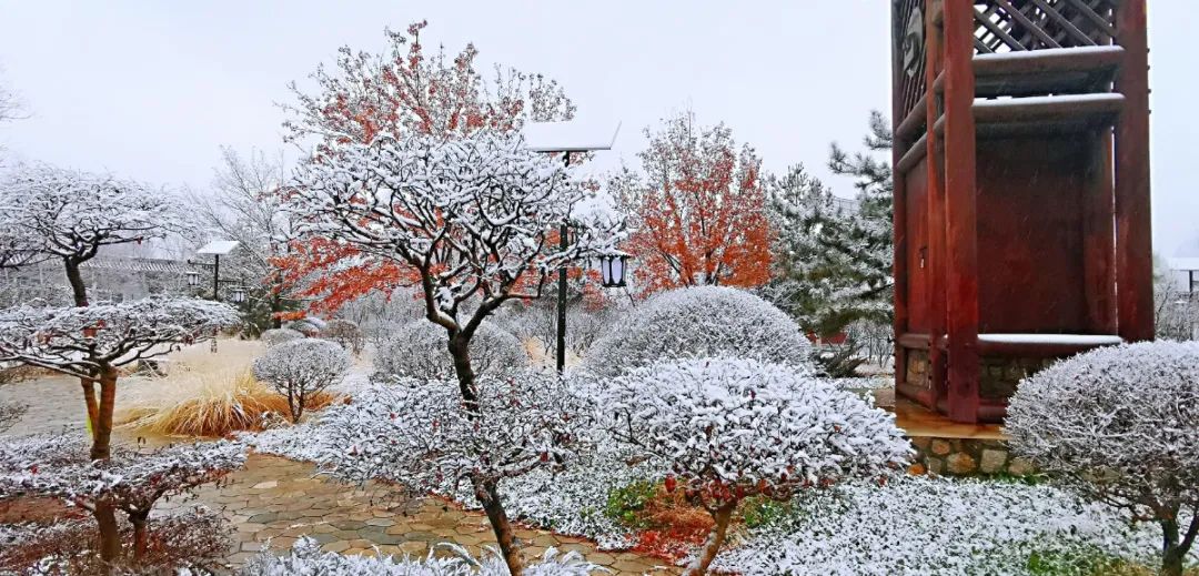 怀柔|北京山区来了今冬头场雪！群山戴雪，超美！