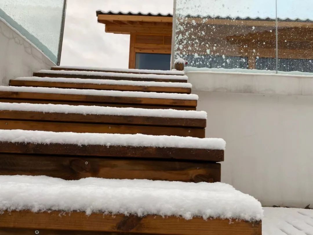 怀柔|北京山区来了今冬头场雪！群山戴雪，超美！