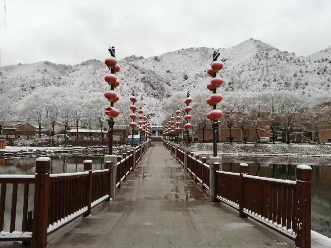 怀柔|北京山区来了今冬头场雪！群山戴雪，超美！