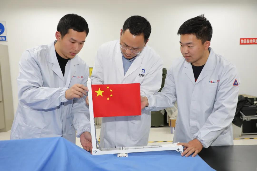 国旗|历史性画面！五星红旗亮相月球，动态展示特别在哪？