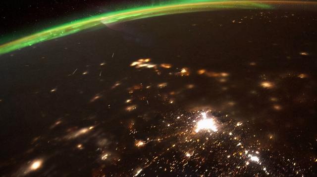 流星雨|来自太空，象限仪座流星雨的惊艳图像