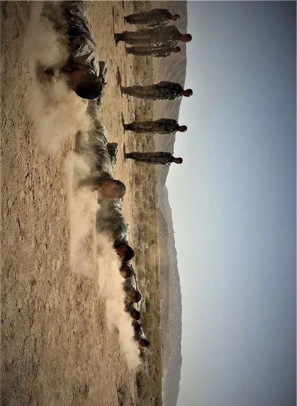 "猛虎旅"侦察兵,向战而行!