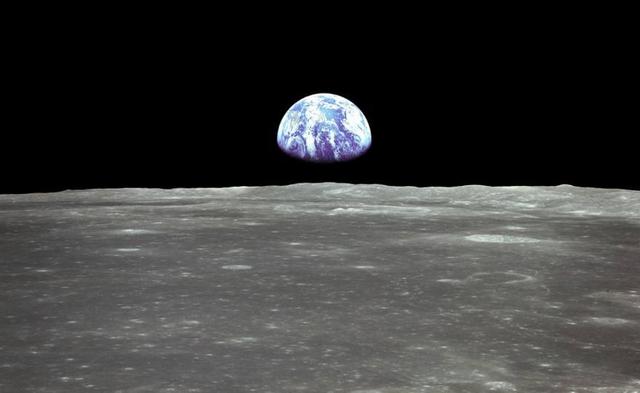 火星卫星|人类可以改变月球的形态吗？