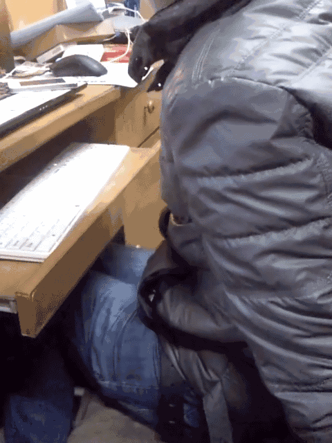 不宁腿|怎样抖腿，才不会被打？