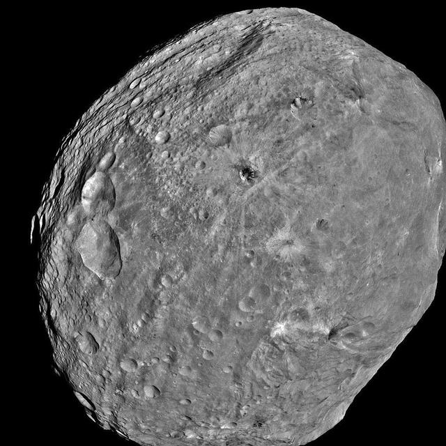小行星|行星表面有其他星球的物质？他们可能碰撞过