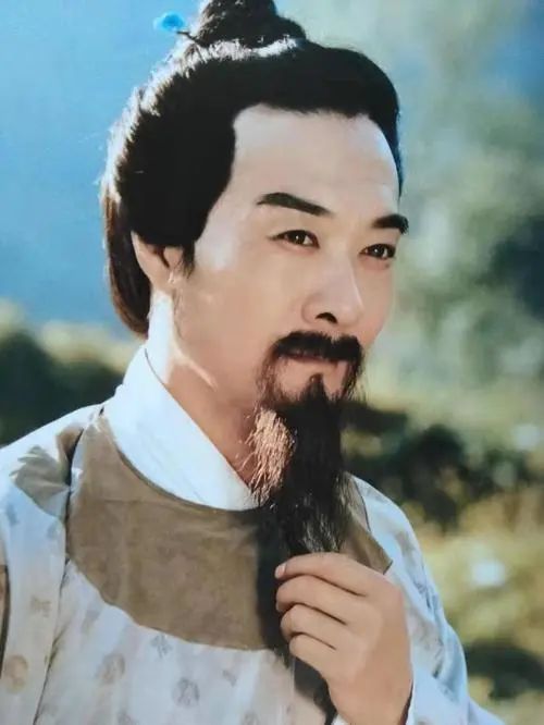 贾雨村和甄士隐上升草根与下坠中产的一次擦肩