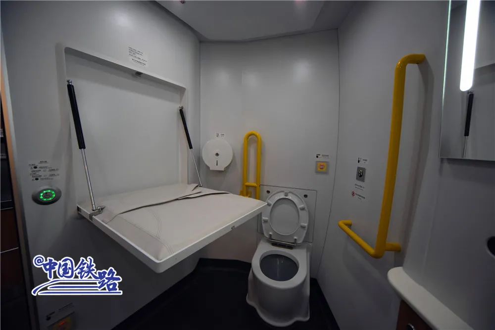 中国铁路|提醒！火车上的卫生间到底怎么锁门？