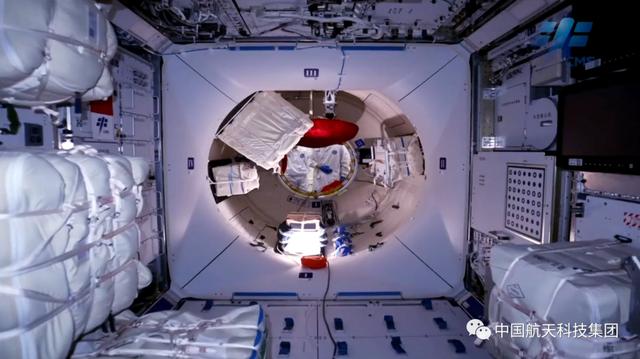 中国航天员|太空生活“剧透”！wifi覆盖、睡觉自由、“包裹式淋浴间”……