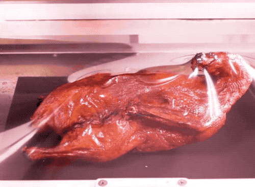 |超市里那种抽真空的严丝合缝三文鱼/牛肉，都是怎么塑封的？