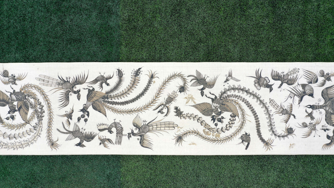 贵州丹寨50名画娘历时两月完成百米蜡染长卷千鸟图