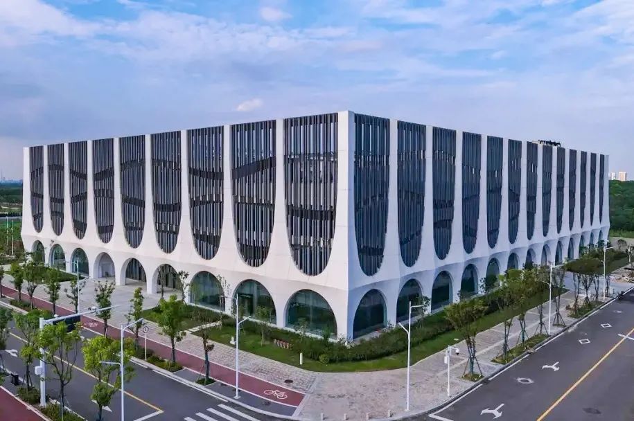 大学|青春不散场 | 当地大遇上毕业的你