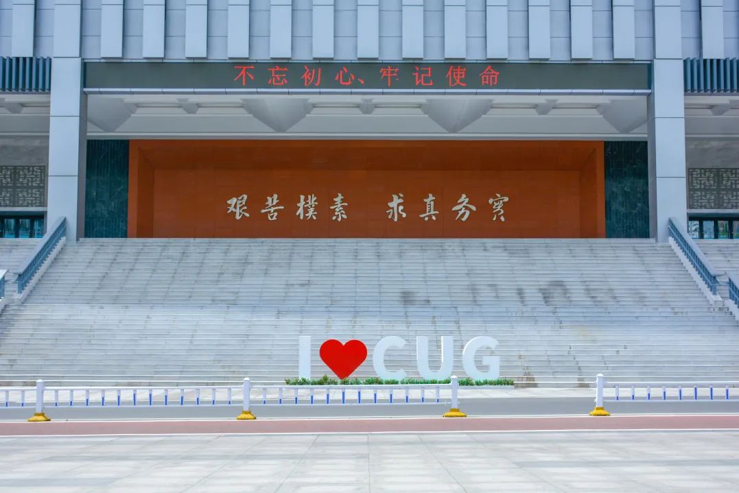 大学|青春不散场 | 当地大遇上毕业的你