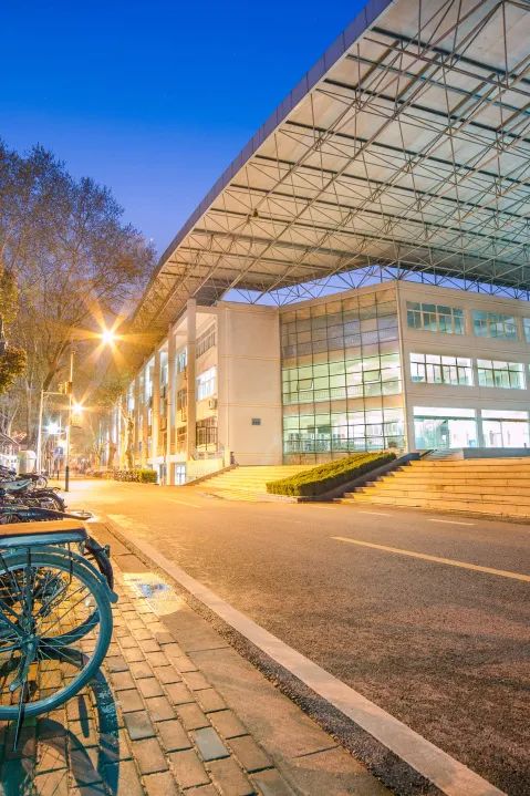 大学|青春不散场 | 当地大遇上毕业的你