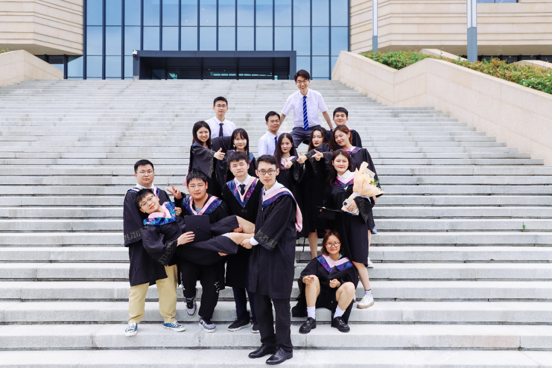 大学|青春不散场 | 当地大遇上毕业的你
