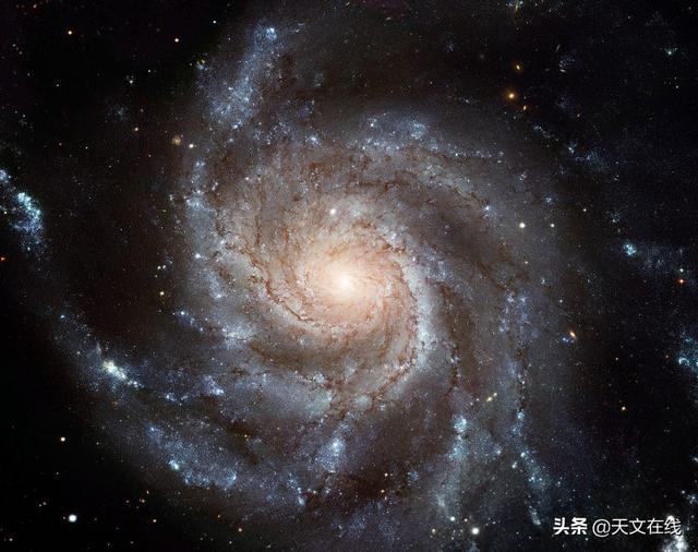 天文|星系中螺旋结构的起源是什么？来看看天文学家是怎么说的