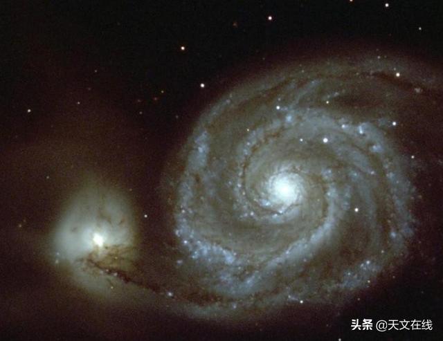 天文|星系中螺旋结构的起源是什么？来看看天文学家是怎么说的
