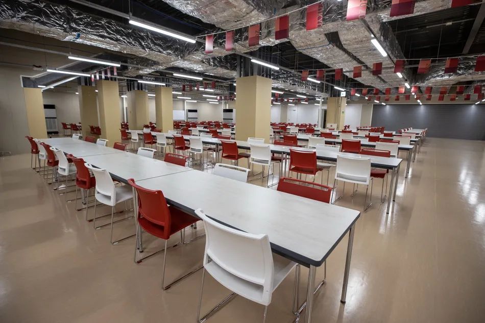 东京奥运村悄悄开放