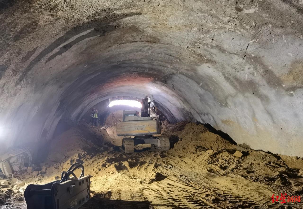 历时13个月四川德昌至会理高速第一座双幅隧道贯通预计2023年全线通车