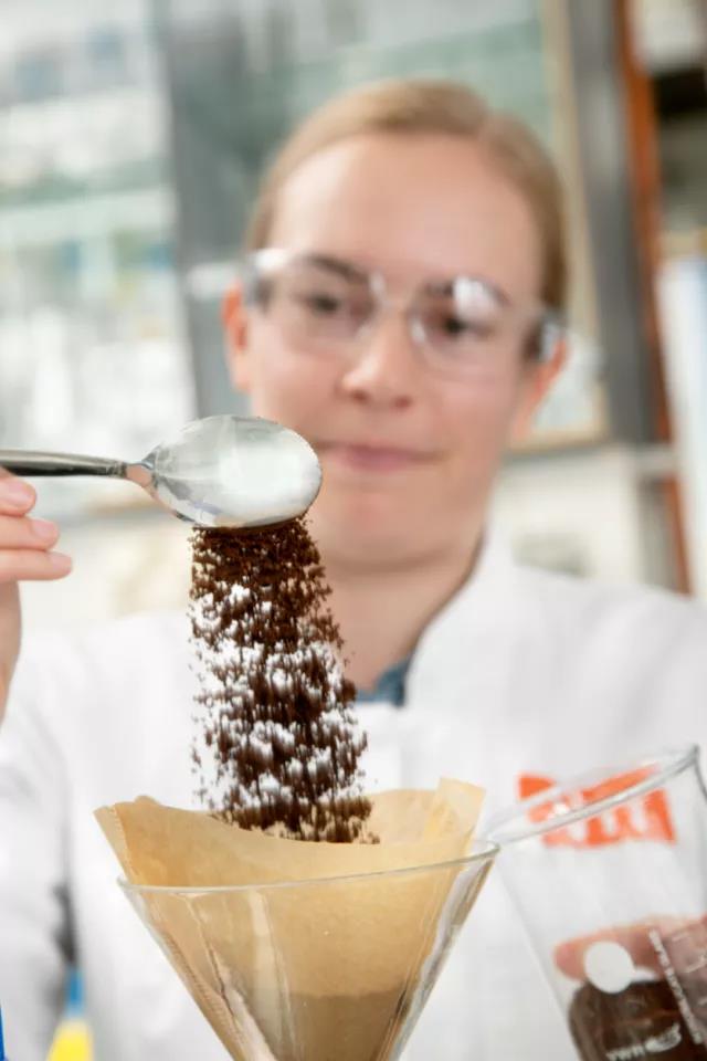咖啡|“人造咖啡”诞生？芬兰科学家利用“农业细胞”培育咖啡豆