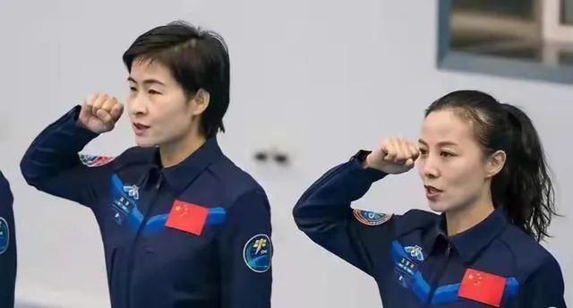 王亚平|太空住半年，女航天员来例假怎么办？