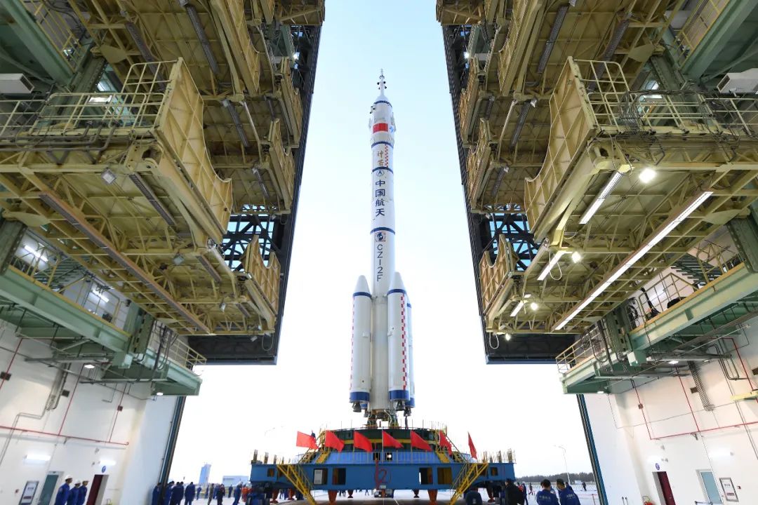 飞船|神舟十三号发射成功！航天央企“神箭”载神舟，一骑会天和！