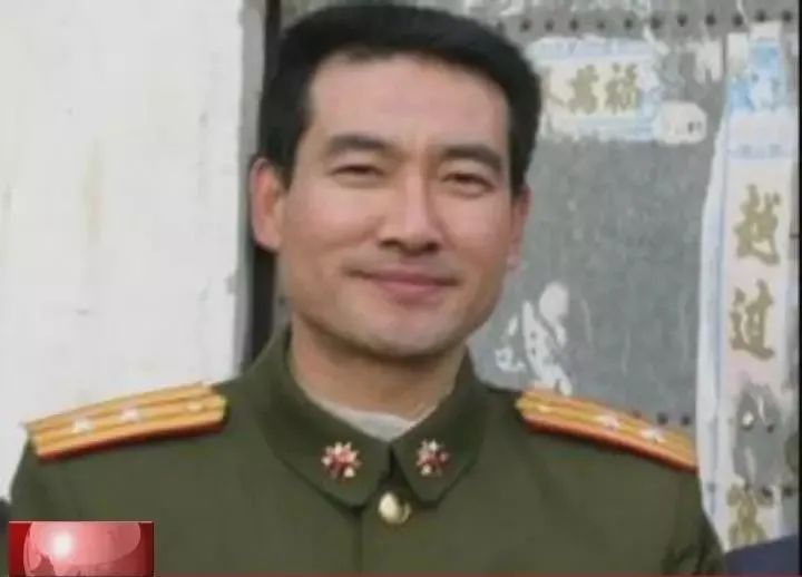 翟志刚|他是母亲炒瓜子养大的航天英雄，跟邻居借钱送他去上飞行学院……