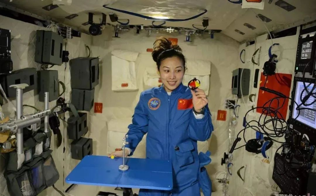 翟志刚|他是母亲炒瓜子养大的航天英雄，跟邻居借钱送他去上飞行学院……
