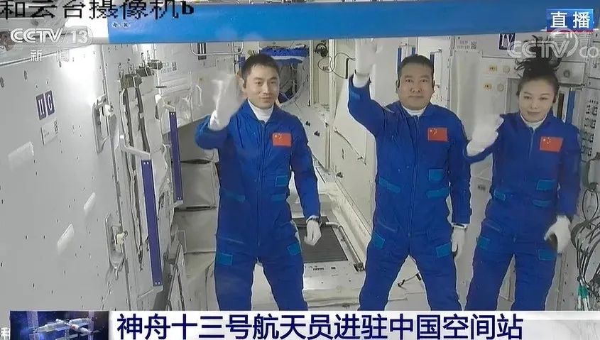 翟志刚|他是母亲炒瓜子养大的航天英雄，跟邻居借钱送他去上飞行学院……