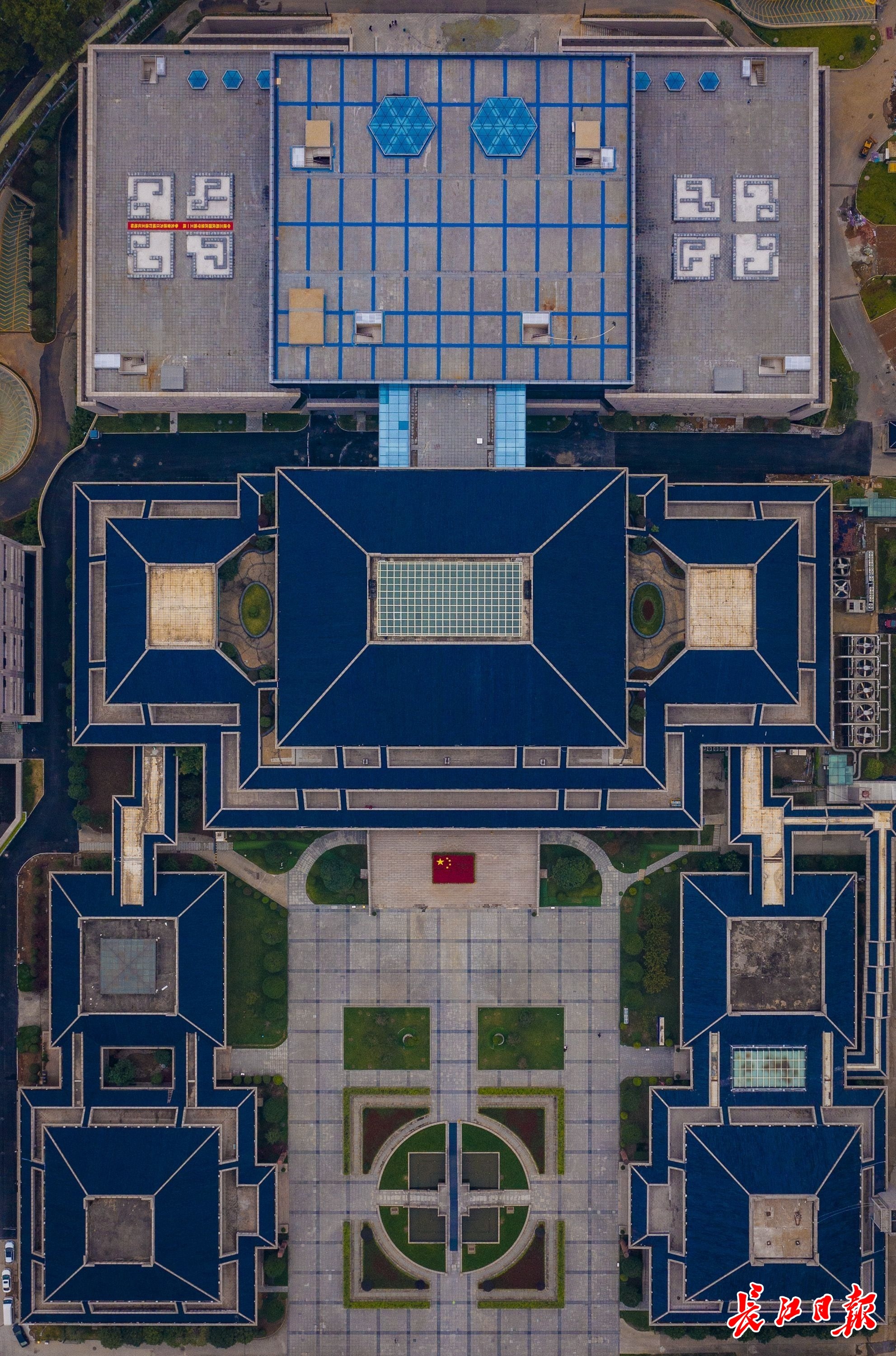 湖北省博物馆三期高空俯瞰如一个鼎字