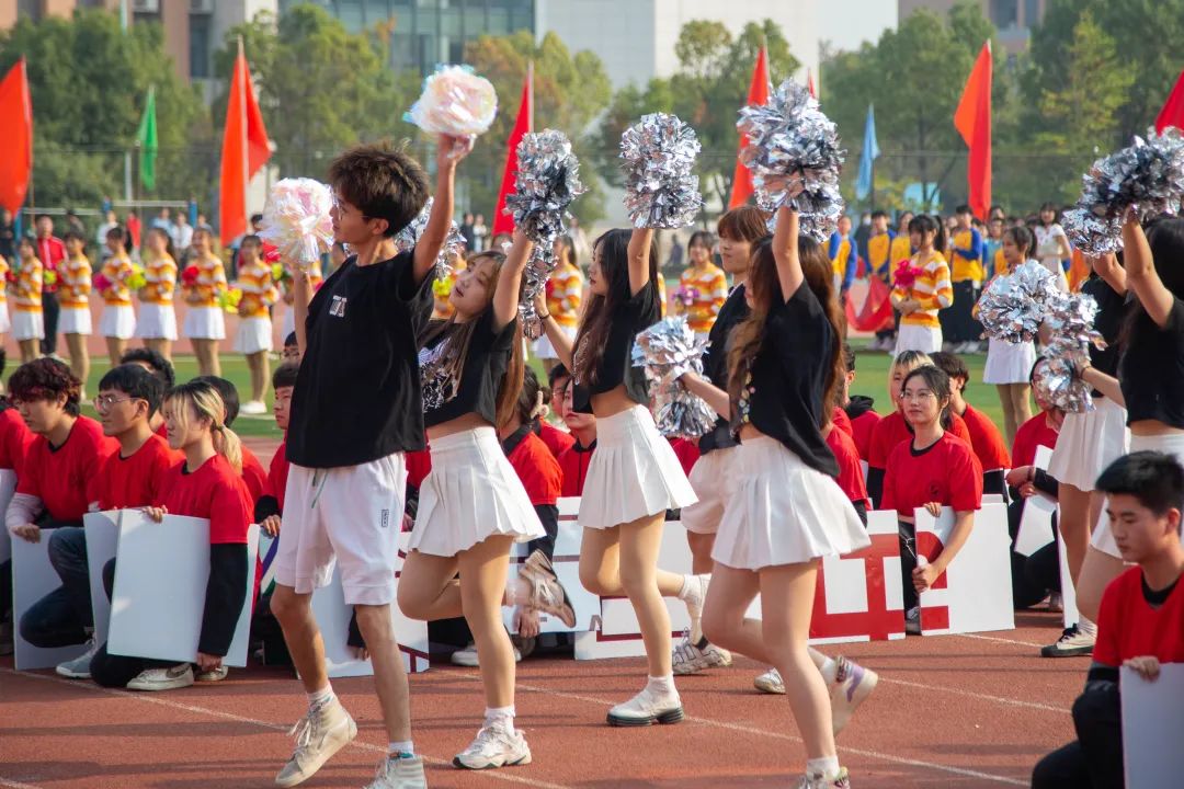 武科大运动会火热来袭最美方阵由你票选