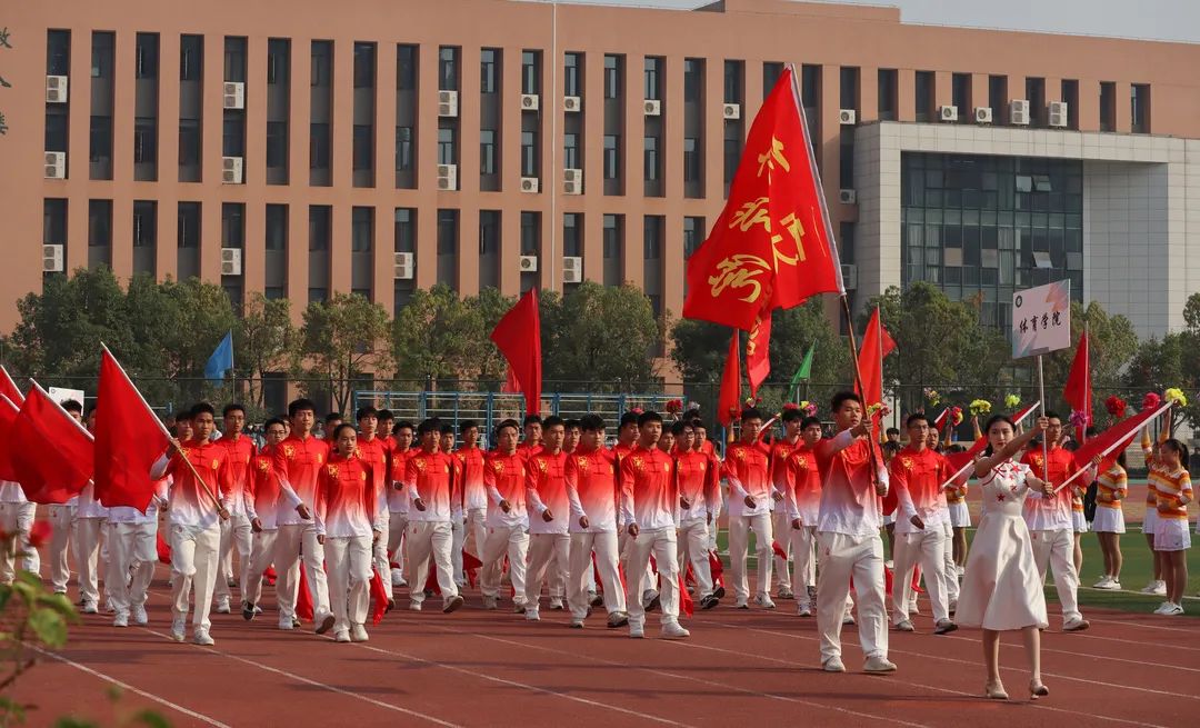 武科大运动会火热来袭最美方阵由你票选